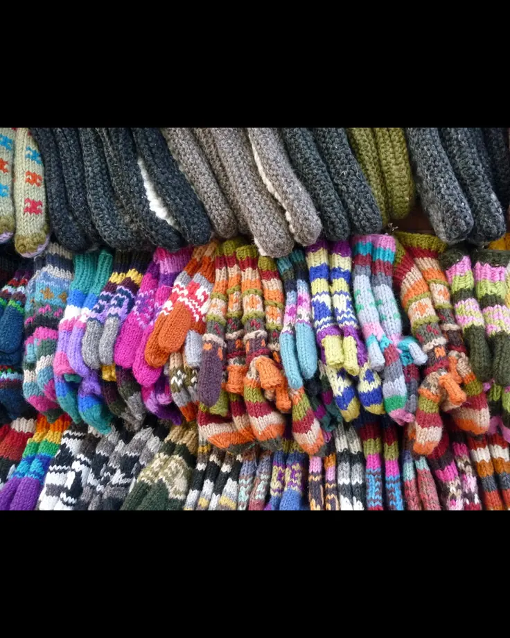 تنوع رنگی دستکشهای پشمی بافت پاییزی