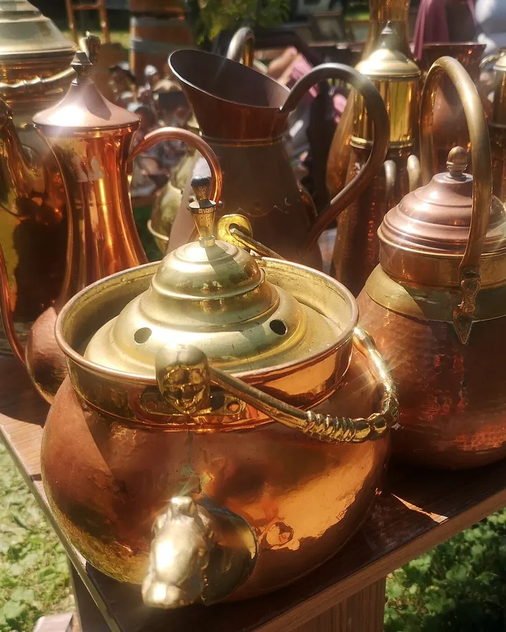 ظروف مسی؛ منشا نام‌گذاری رنگ مو مسی