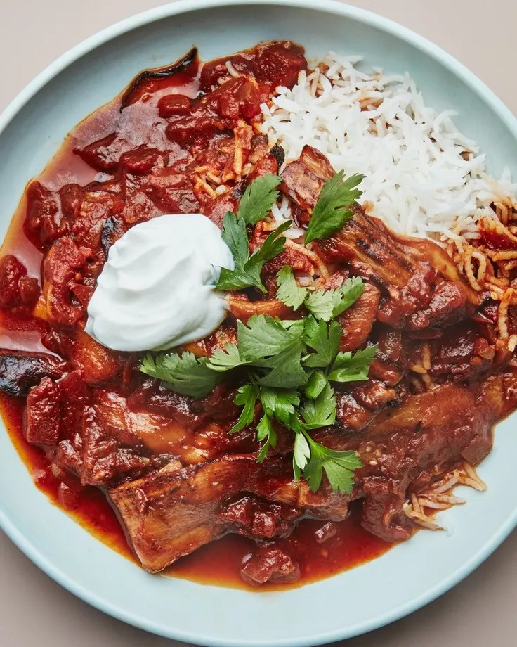 خورشت بادمجان با ماست و جعفری تازه