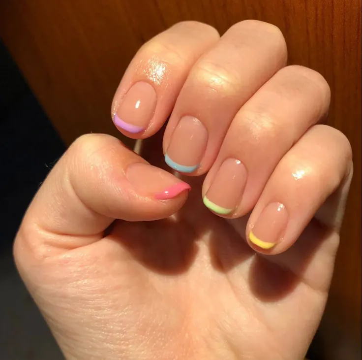 طرح ناخن صورتی میکروفنچ ظریف و دخترانه