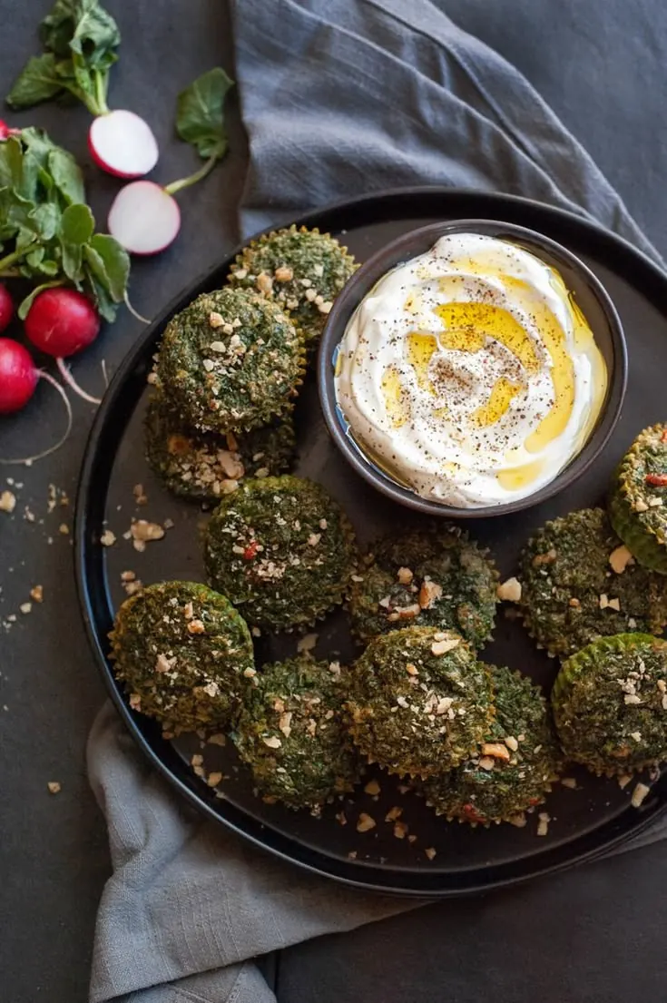 کوکوی سبزی فنجانی با ماست چکیده