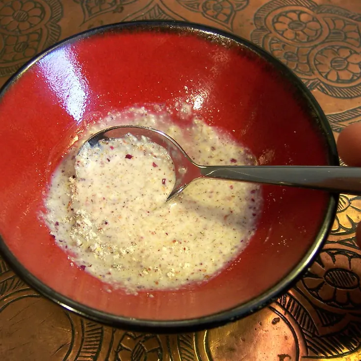 خمیر آماده ماسک جو دوسر در کاسه